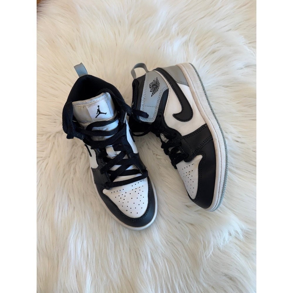 Nike air Jordan mid black gray 2.5Y